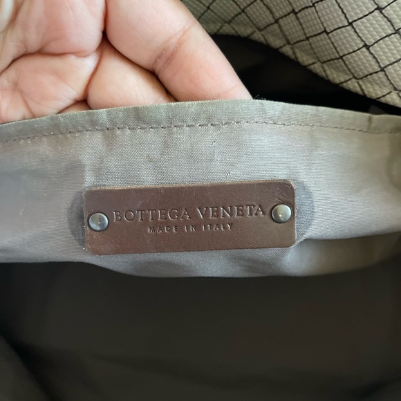 Bottega Veneta Cream Intrecciato Tote with Diamond Pattern - Picture 5 of 12